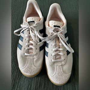 Adidas Gazelle Bold Cream/Suuuuuuuuper Lite Blush and Black Classic Sneakers